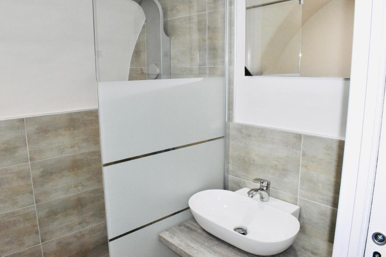 Miral One Apartment Бари Екстериор снимка