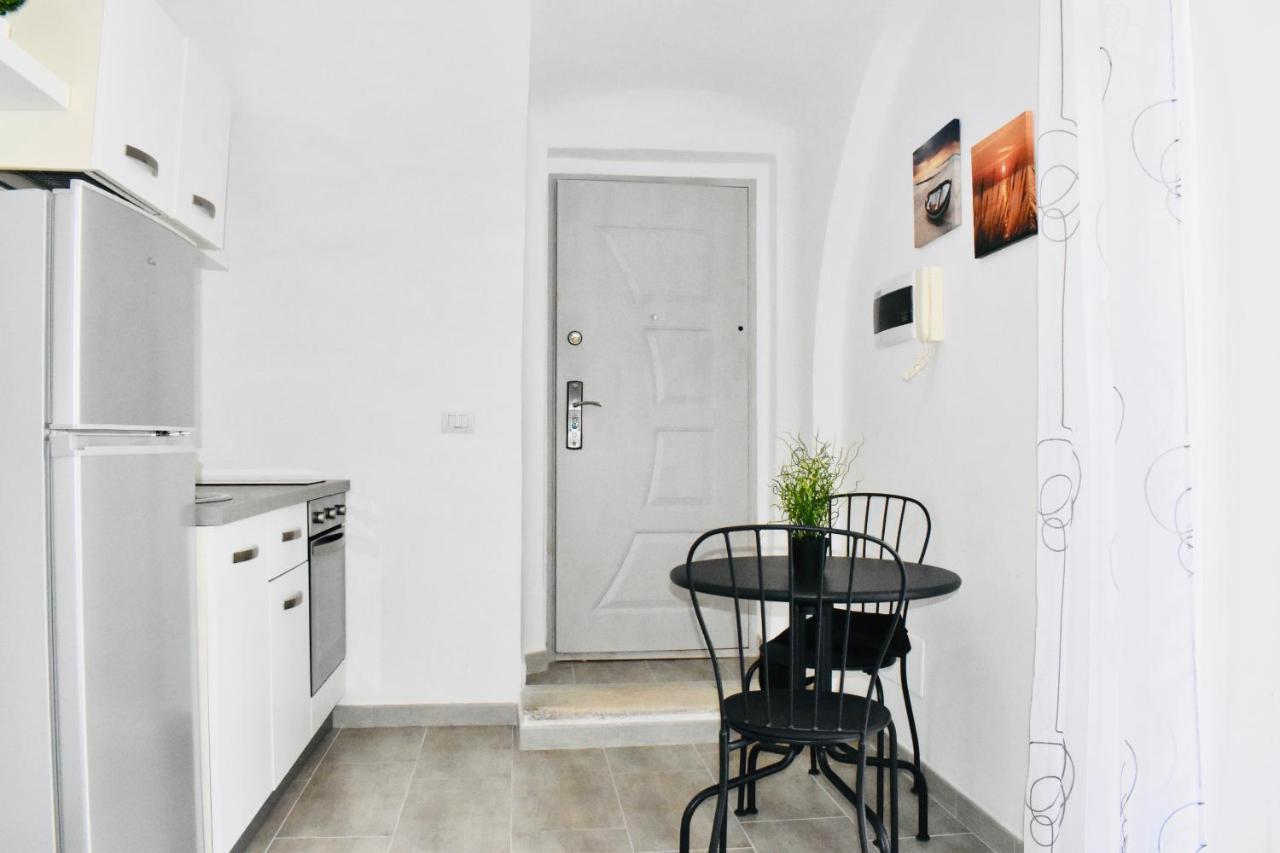 Miral One Apartment Бари Екстериор снимка