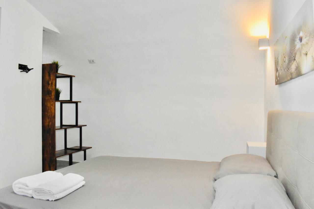Miral One Apartment Бари Екстериор снимка